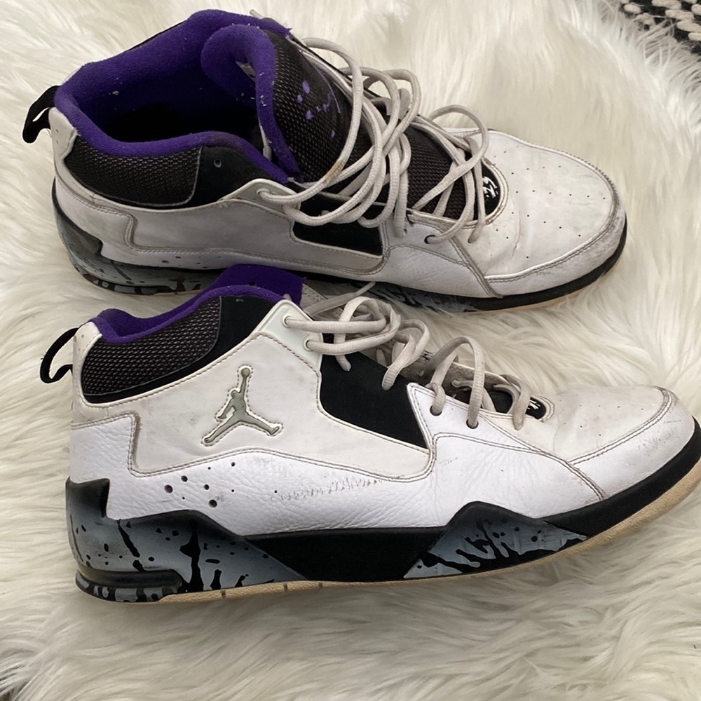 Classic 90’s air Jordan sneakers